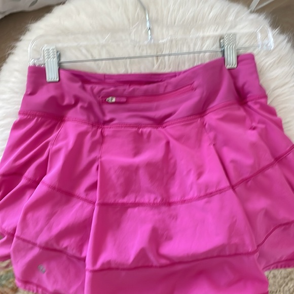 Lulu Mid-Rise Skirt Size 4 - Picture 6 of 6